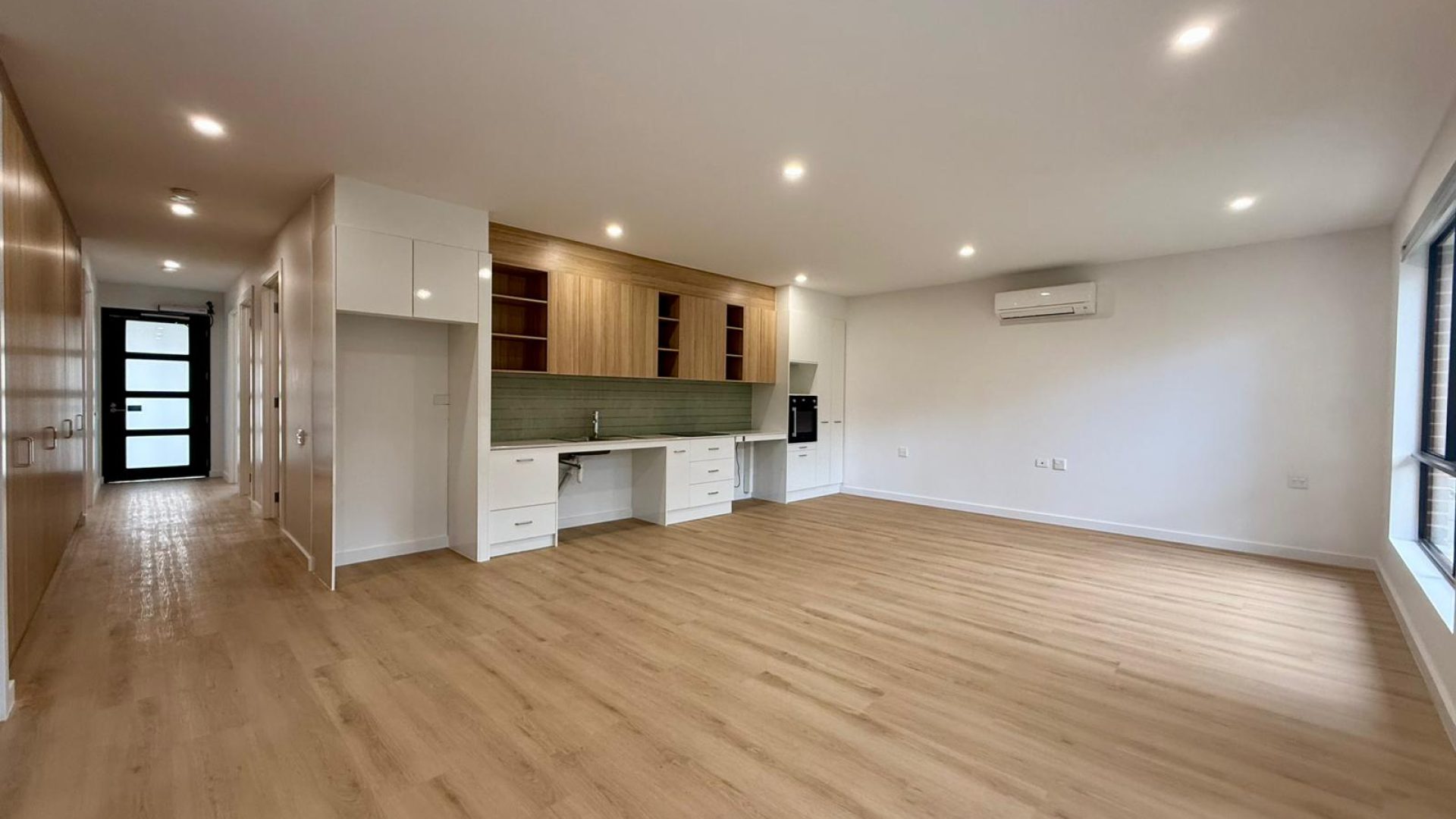 Livng, Kitchen
