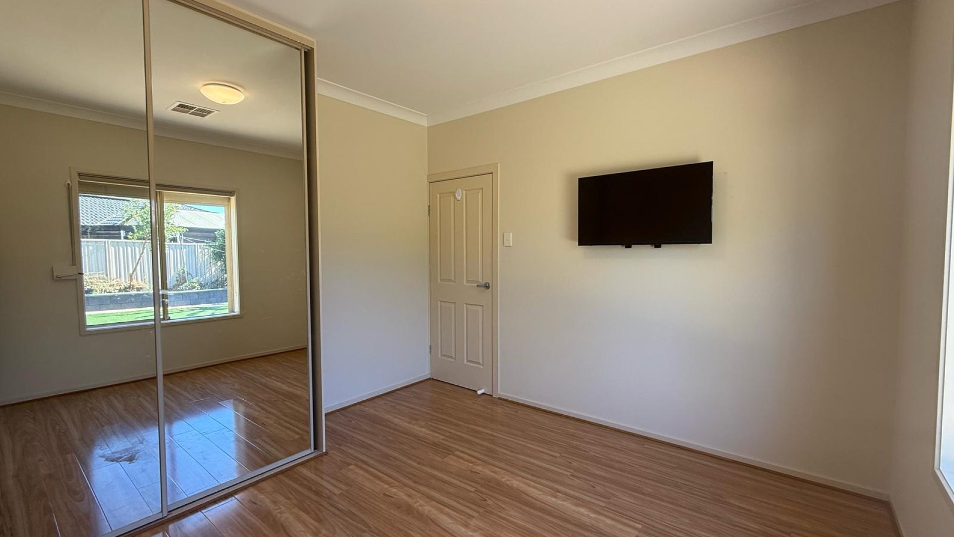 Room1